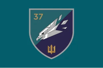 Прапор ББС (Батальйон безпілотних систем) «Mad Hawks» 37 ОБрМП ВМС ЗСУ. Варіант-03 Прапор ББС (Батальйон безпілотних систем) «Mad Hawks» 37 ОБрМП ВМС ЗСУ. Варіант-03